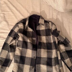 Uniqlo Black and Gray Plaid Shirt Jacket